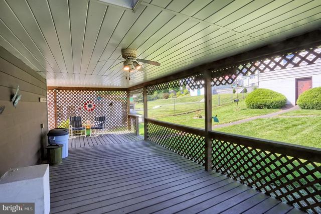 420 WALNUT ST, Lykens, PA 17048