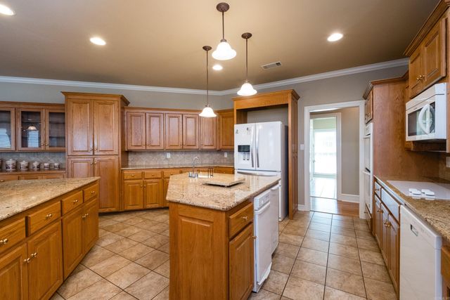 1225 Windsor Court, Benton, AR 72019