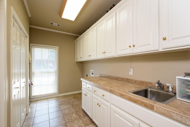 1225 Windsor Court, Benton, AR 72019
