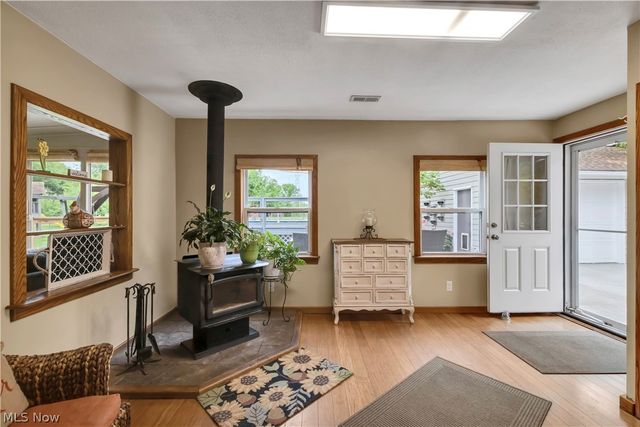 8704 Columbia Road, Olmsted Falls, OH 44138