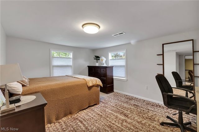 8704 Columbia Road, Olmsted Falls, OH 44138