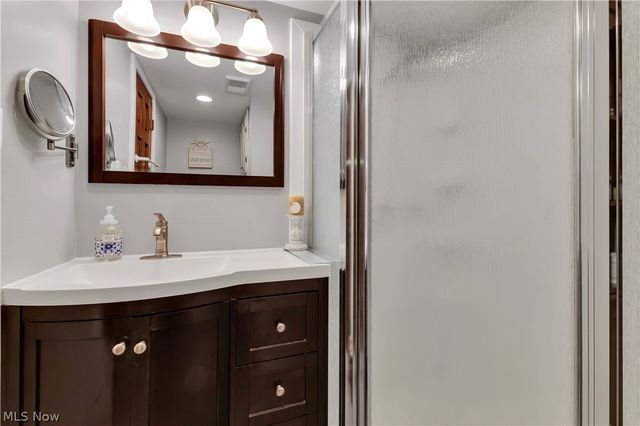8704 Columbia Road, Olmsted Falls, OH 44138