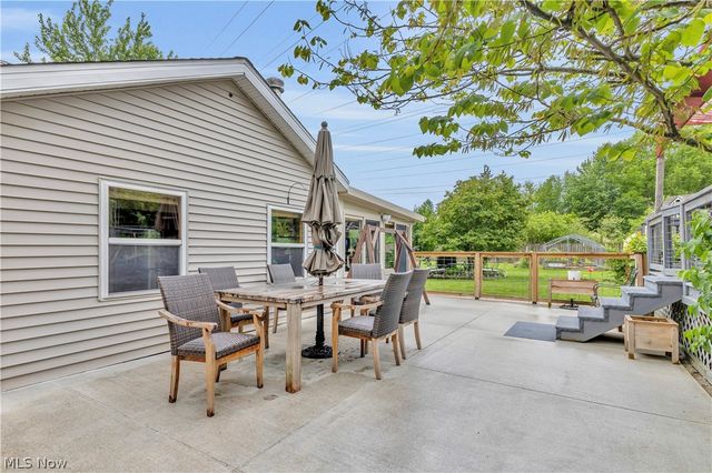 8704 Columbia Road, Olmsted Falls, OH 44138