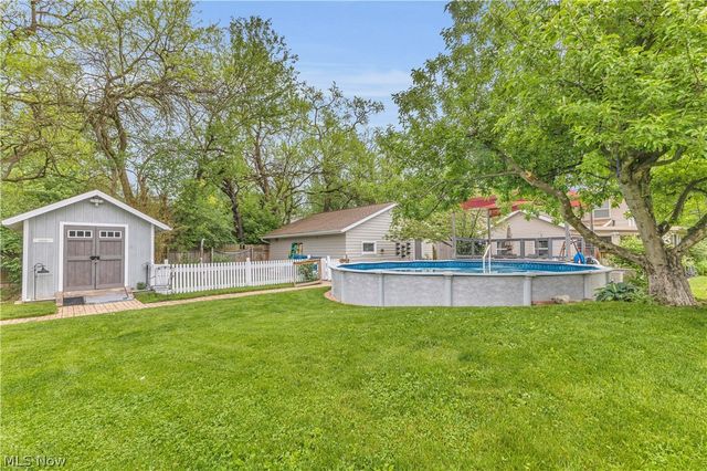 8704 Columbia Road, Olmsted Falls, OH 44138
