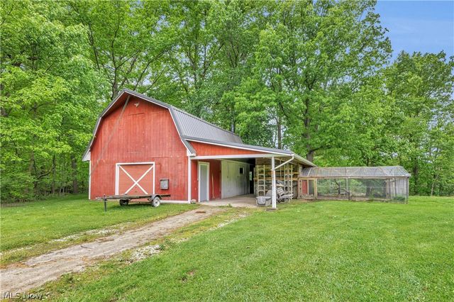 8704 Columbia Road, Olmsted Falls, OH 44138