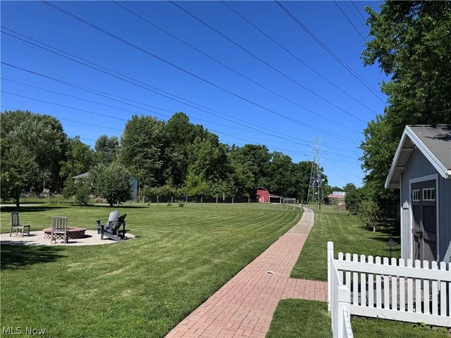 8704 Columbia Road, Olmsted Falls, OH 44138