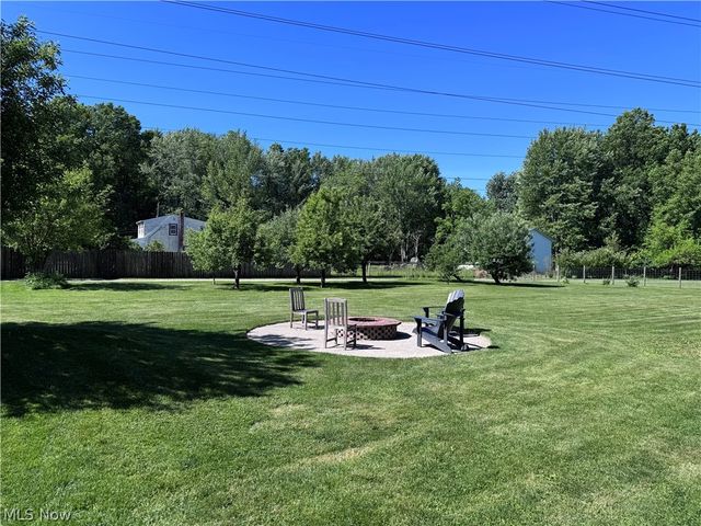 8704 Columbia Road, Olmsted Falls, OH 44138