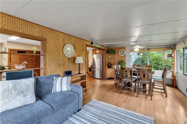 8704 Columbia Road, Olmsted Falls, OH 44138