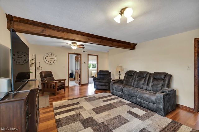 8704 Columbia Road, Olmsted Falls, OH 44138
