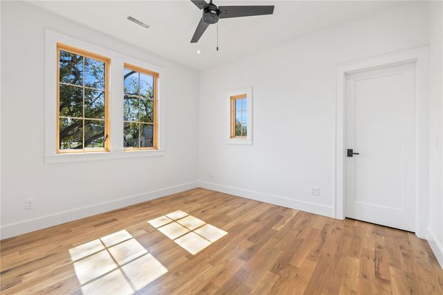 1016 NW A Street, Bentonville, AR 72712