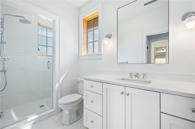 1016 NW A Street, Bentonville, AR 72712