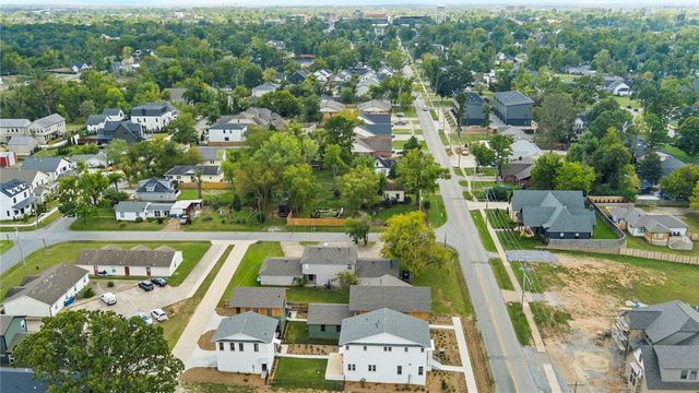 1016 NW A Street, Bentonville, AR 72712