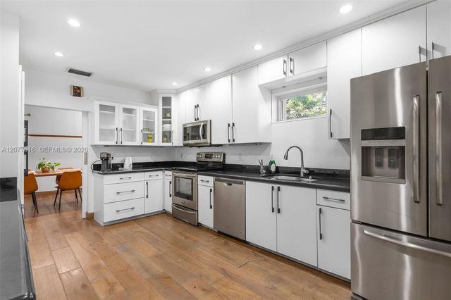 8220 Hawthorne Avenue, Miami Beach, FL 33141