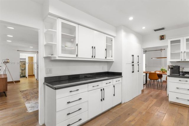 8220 Hawthorne Avenue, Miami Beach, FL 33141