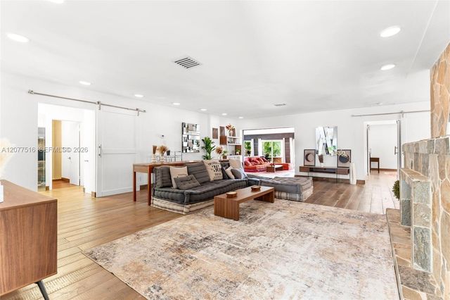 8220 Hawthorne Avenue, Miami Beach, FL 33141
