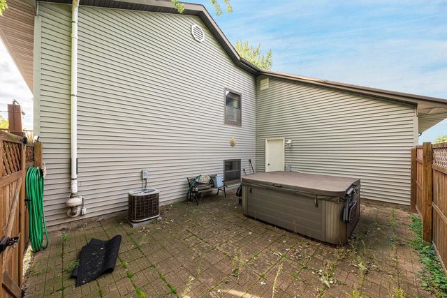 729 FARMINGTON AVENUE, Oshkosh, WI 54901