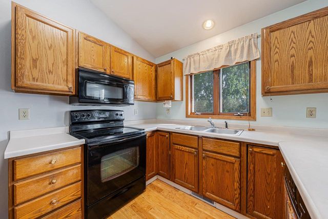 729 FARMINGTON AVENUE, Oshkosh, WI 54901