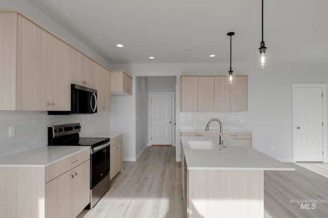 1167 W Cub River Dr, Meridian, ID 83642