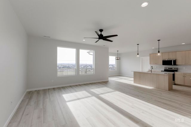 1167 W Cub River Dr, Meridian, ID 83642