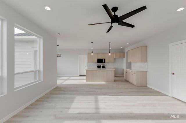 1167 W Cub River Dr, Meridian, ID 83642