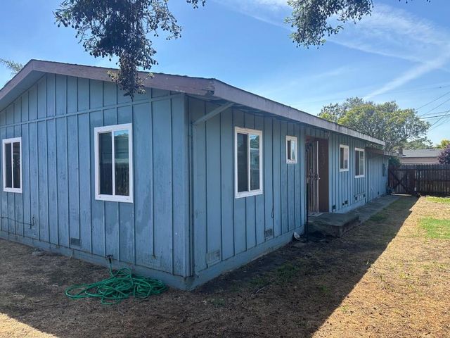 2246 Ralmar, East Palo Alto, CA 94303
