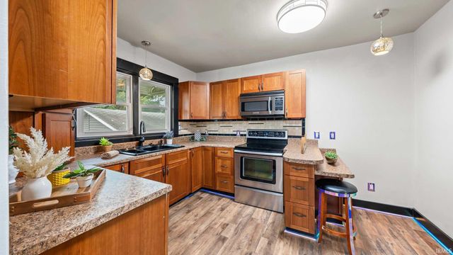2931 Washington Avenue, Bedford, IN 47421