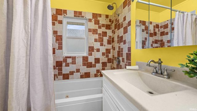 2931 Washington Avenue, Bedford, IN 47421
