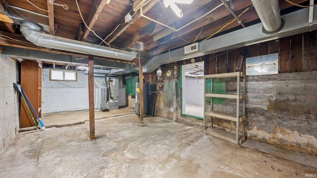 2931 Washington Avenue, Bedford, IN 47421