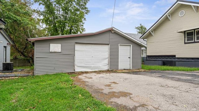 2931 Washington Avenue, Bedford, IN 47421