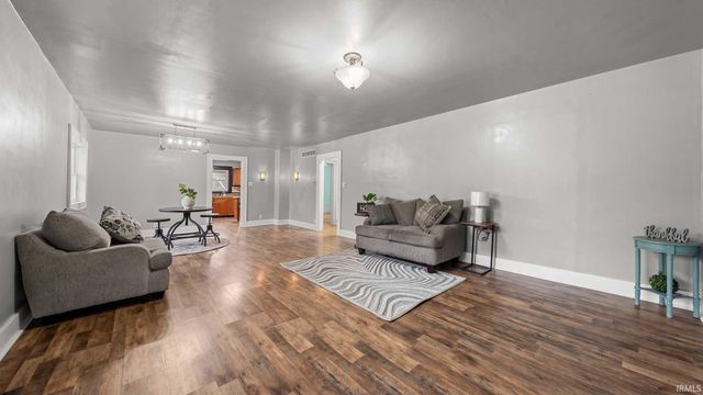 2931 Washington Avenue, Bedford, IN 47421