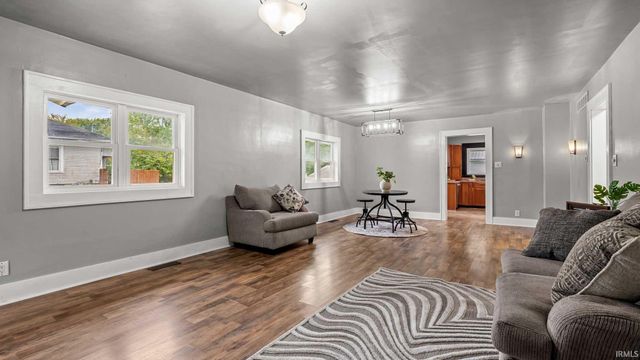 2931 Washington Avenue, Bedford, IN 47421