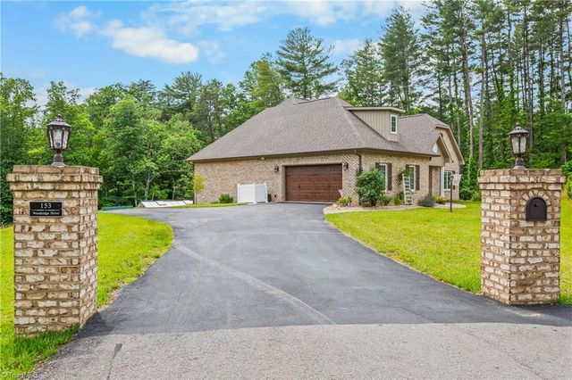 153 Woodridge Drive, Mount Airy, NC 27030