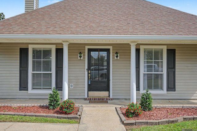 9779 Corrinne Ave, Denham Springs, LA 70706