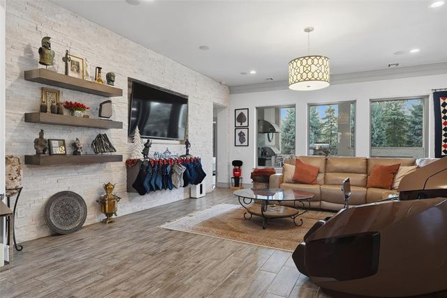 348 Saint Claire Drive, Edmond, OK 73025