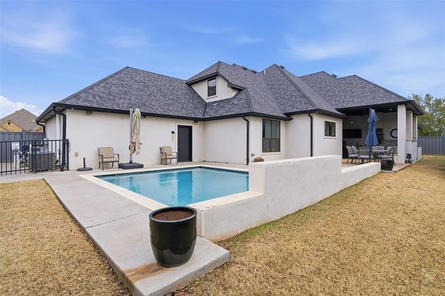 348 Saint Claire Drive, Edmond, OK 73025