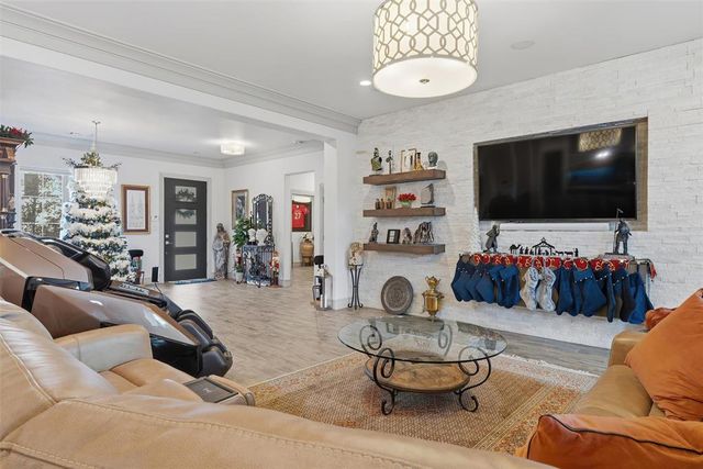 348 Saint Claire Drive, Edmond, OK 73025