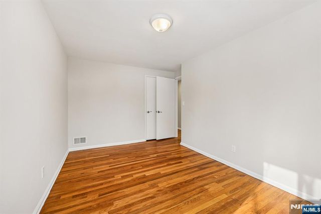 4 Lockwood Lane, Closter, NJ 07624