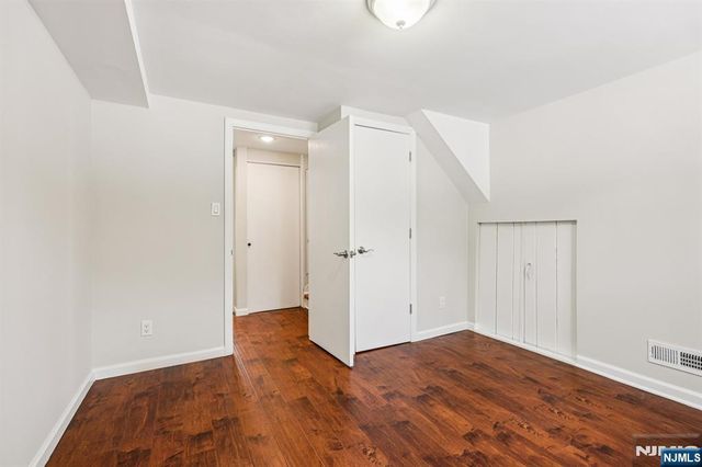 4 Lockwood Lane, Closter, NJ 07624