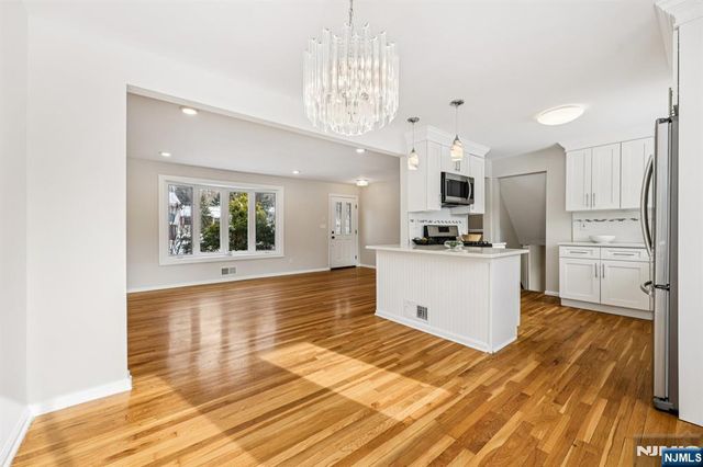 4 Lockwood Lane, Closter, NJ 07624