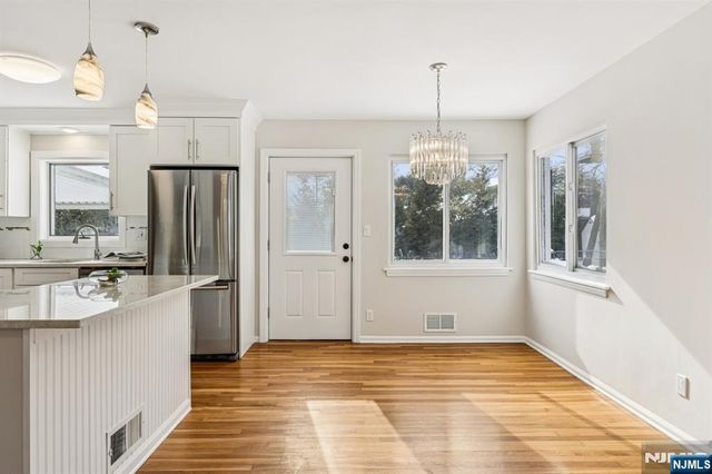 4 Lockwood Lane, Closter, NJ 07624