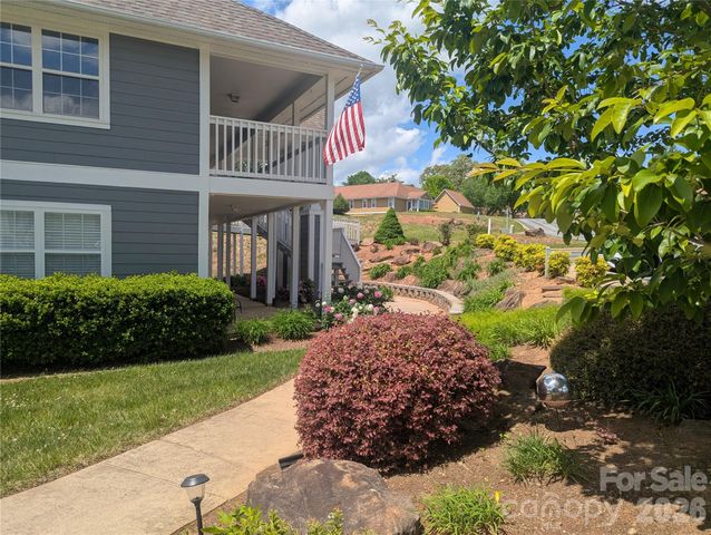 3005 Sagamore Lane, Asheville, NC 28806