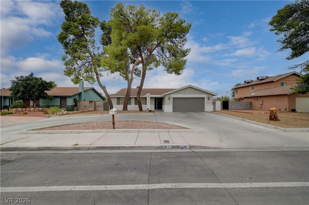 2829 North Michael Way, Las Vegas, NV 89108 — exterior