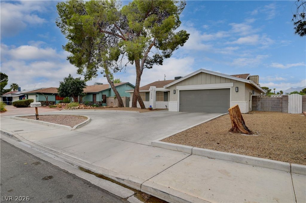 2829 North Michael Way, Las Vegas, NV 89108 — photo 5