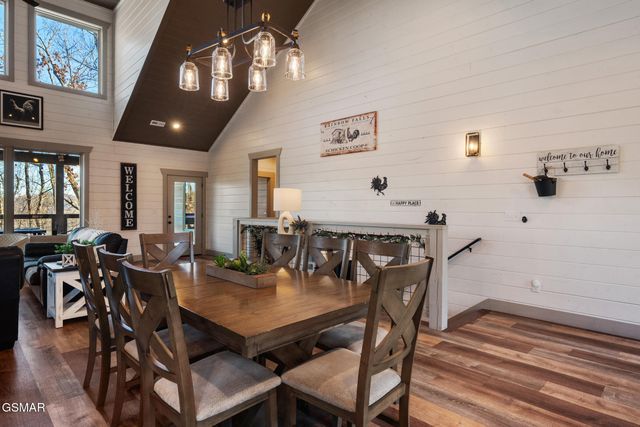 2430 Rainbow Falls Lane, Sevierville, TN 37862