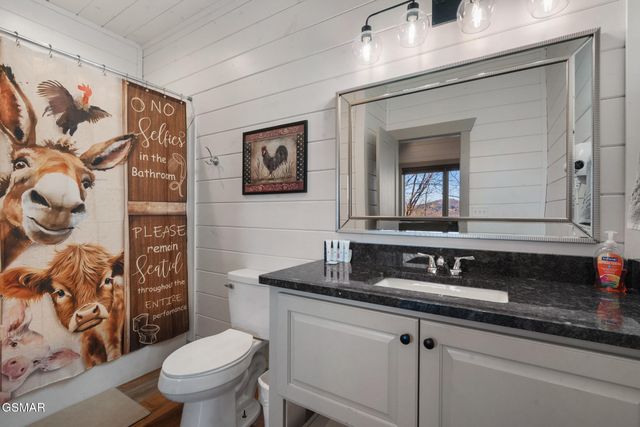 2430 Rainbow Falls Lane, Sevierville, TN 37862