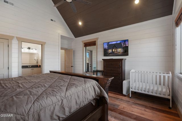 2430 Rainbow Falls Lane, Sevierville, TN 37862