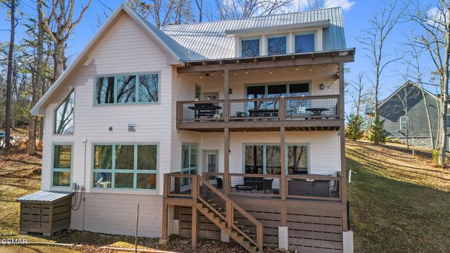 2430 Rainbow Falls Lane, Sevierville, TN 37862