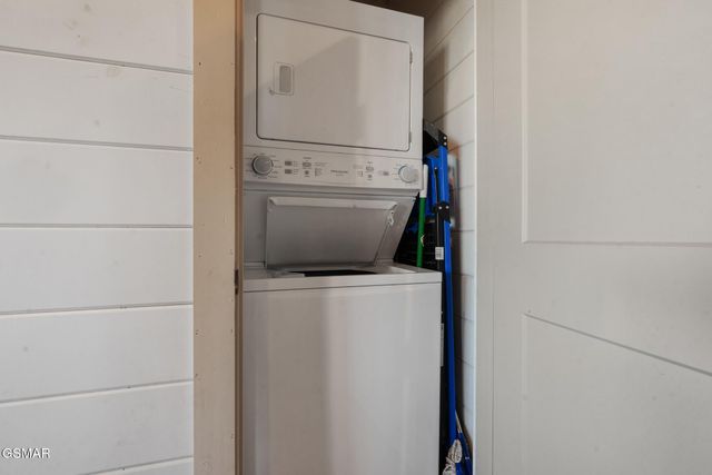 2430 Rainbow Falls Lane, Sevierville, TN 37862