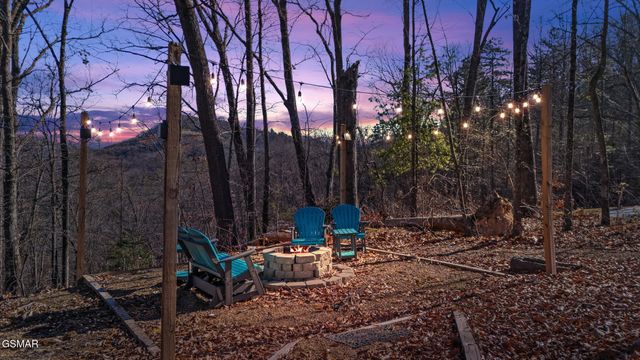 2430 Rainbow Falls Lane, Sevierville, TN 37862