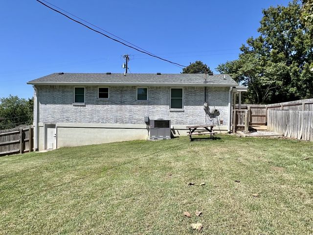 207 N Cedar Ln, Pulaski, TN 38478